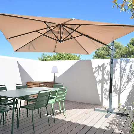 Maison Plain Pied Avec Parking Et Climatisation A Saint-vivien - Fr-1-706-35 Holiday home *